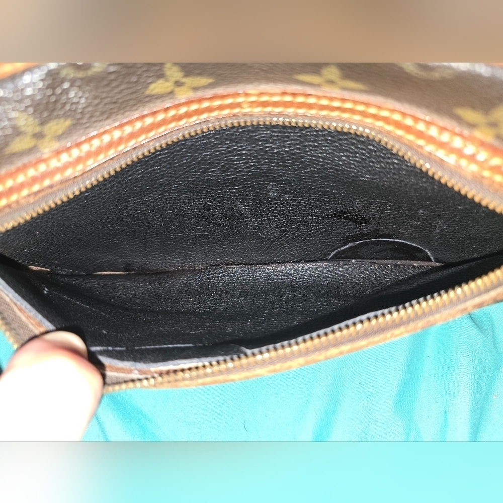 Vintage Louis Vuitton Travel Bag - Picture 8 of 11